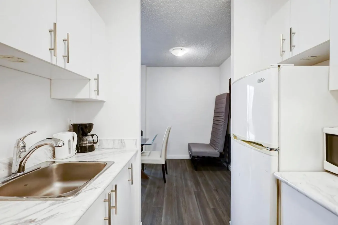 Inviting 1Br On Rene Levesque Zn1 Apartment Montreal 0*,  Canada