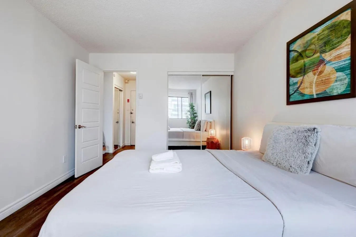 Inviting 1Br On Rene Levesque Zn1 Apartment Montreal 0*,  Canada