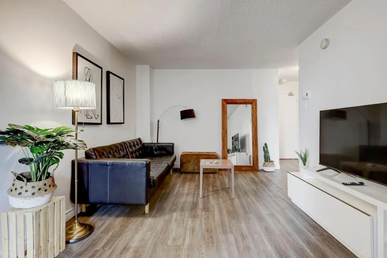 Inviting 1Br On Rene Levesque Zn1 Apartment Montreal Canada